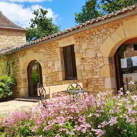 Maison De Charme A Avec Piscine Partagee