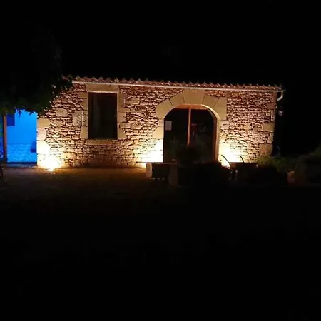 Holiday home Maison De Charme A Avec Piscine Partagee Puy-l'Eveque