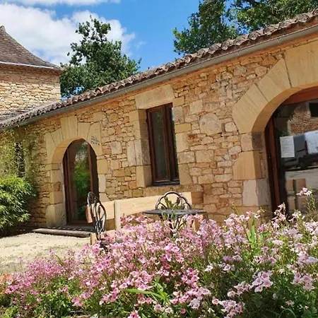 Maison De Charme A Avec Piscine Partagee